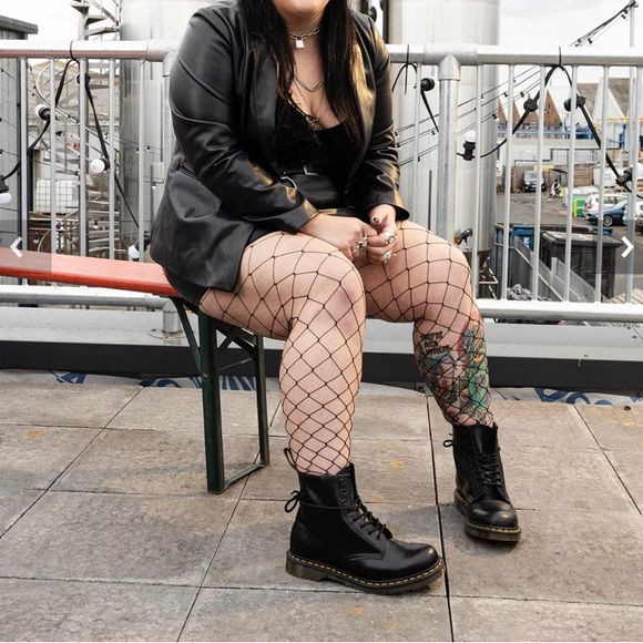 🛑(Sold!) Dr. Martens Original 1460 Smooth Leather 8Eye Lace Up Boots, Size 7 - Picture 10 of 15